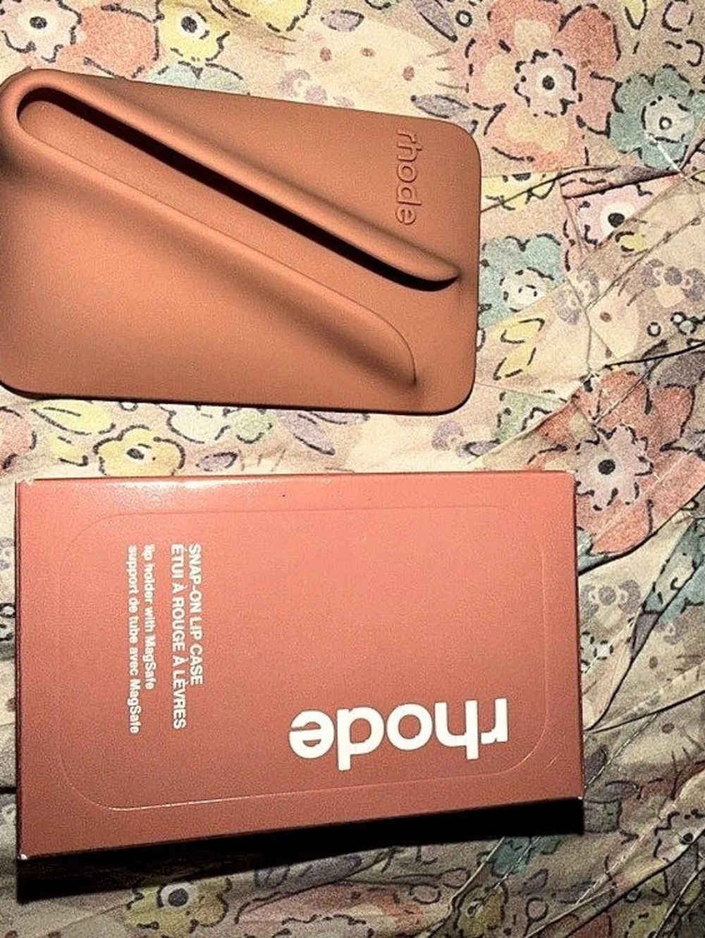 New limited edition Rhode snap-on lip case- colada